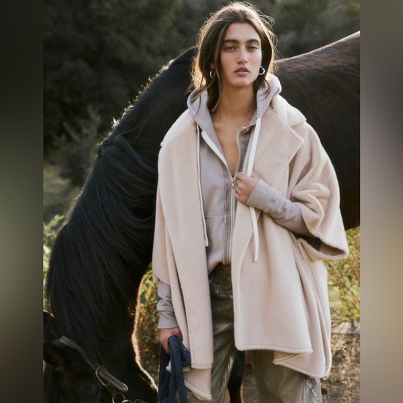 NWT Free People Starlett Faux Fur Poncho - Picture 4 of 9